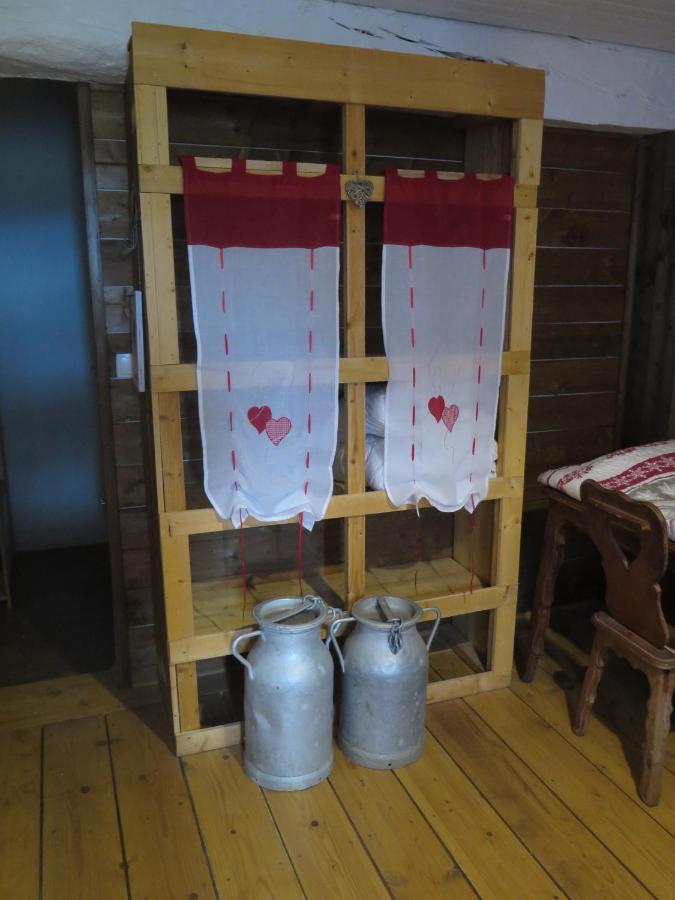 La Ferme De Pomereix Le Dorat Kültér fotó